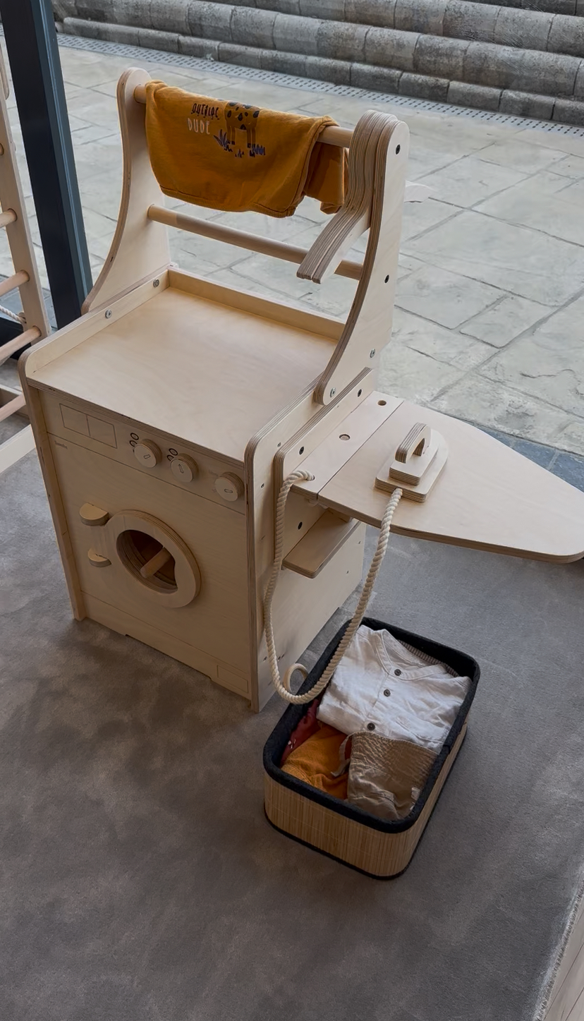 BAUMFEE Montessori Ahşap Ütü & Çamaşır Oyun Konsolu – Katlanabilir Tasarım